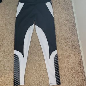 Black/White leggings Size L